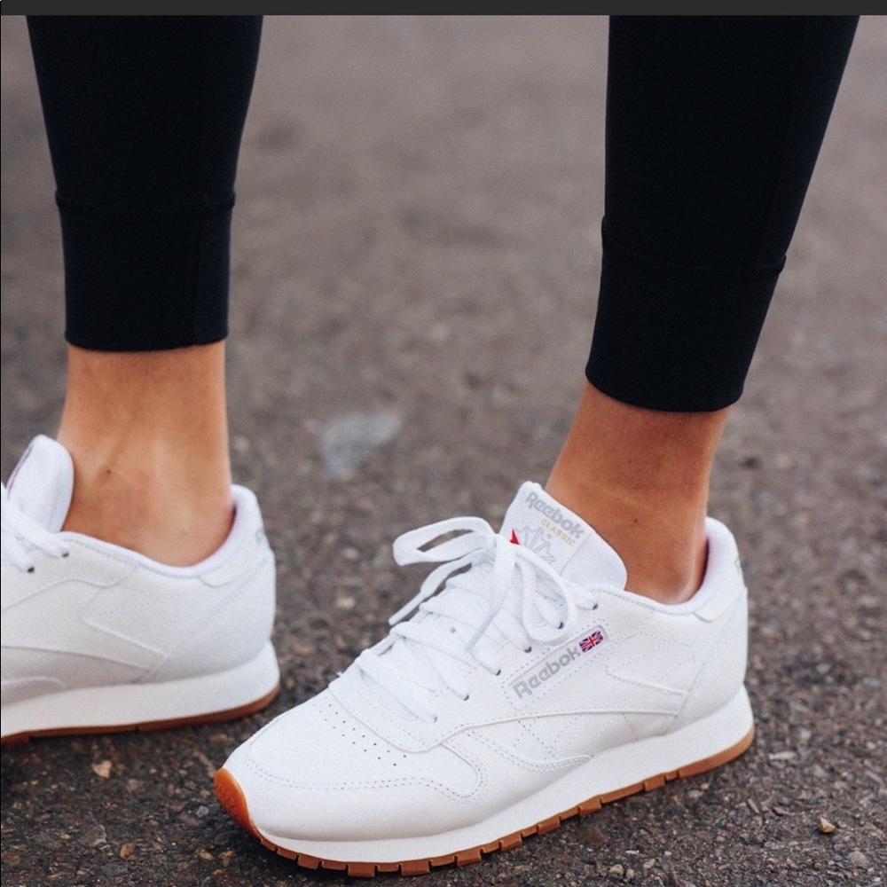 Reebok white tenni shoes